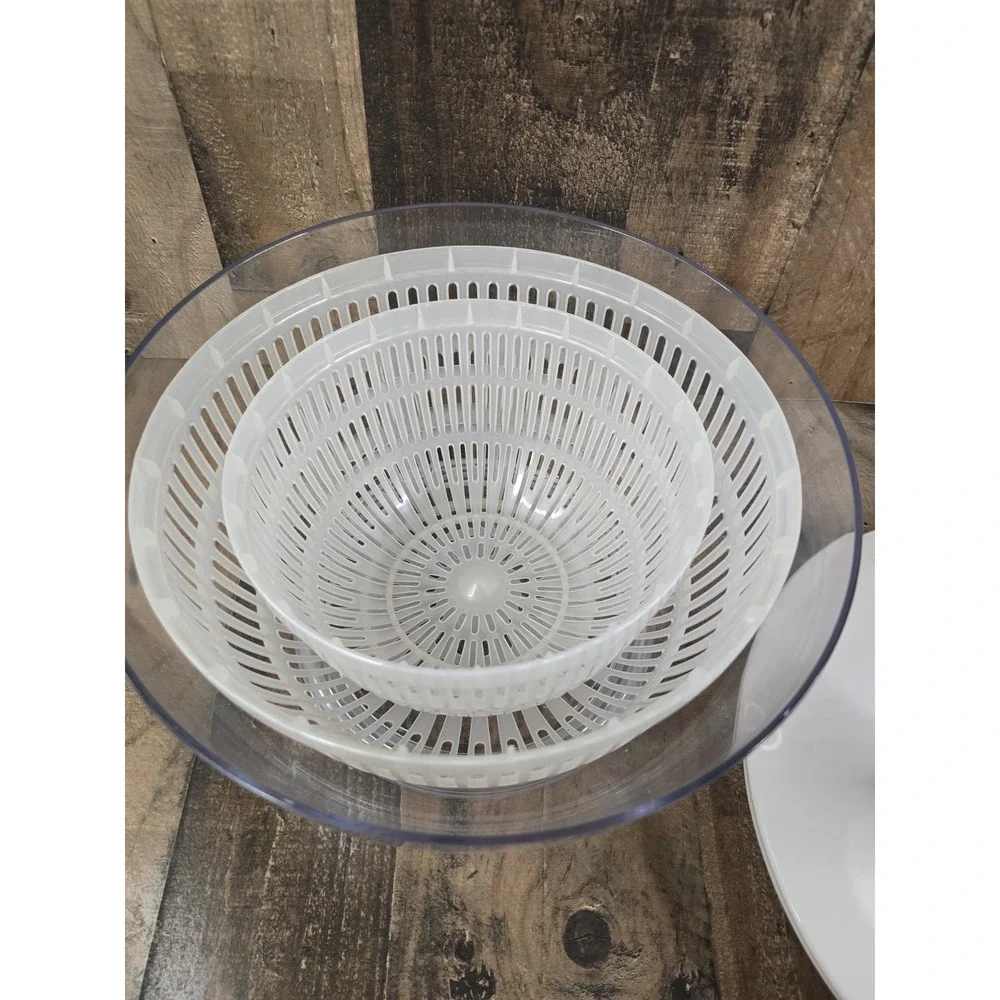Pampered Chef Manual Salad/Berry Spinner Vegetable Lettuce Dryer with 2 Baskets